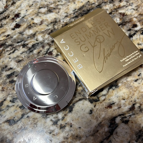 💕🧁BECCA Endless Summer Glow Highlighter - Picture 7 of 10